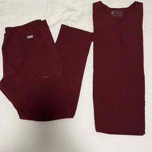 Figs burgundy scrub set
